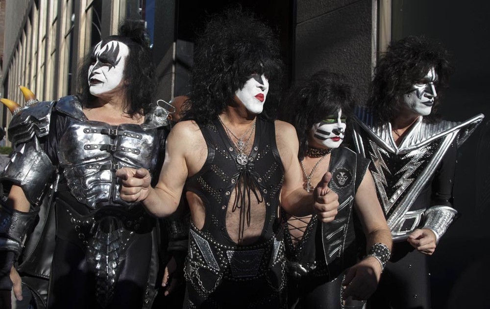 Turnê de despedida do Kiss no Brasil é adiada de maio para novembro por causa do coronavírus