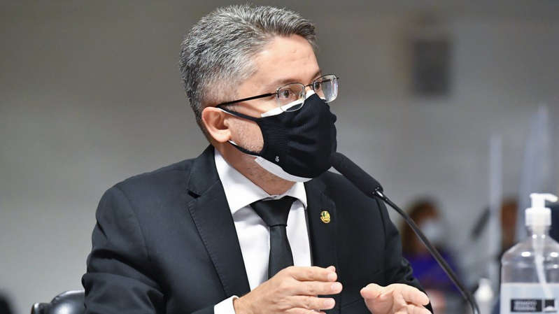 CPI da Covid não vai prender nem fazer impeachment, prevê senador Alessandro Vieira, membro da comissão