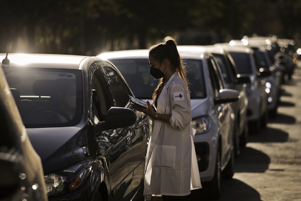 Vacinação contra Covid no DF continua nesta segunda-feira apenas com 2ª dose; veja endereços