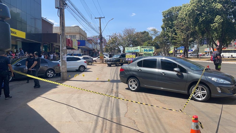 Homem é baleado durante tentativa de assalto em frente a agência bancária no DF