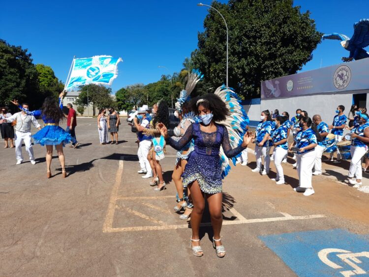 Com apoio de R$ 11 milhões do GDF, escolas de samba se preparam para 2023