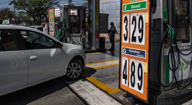 Após 9ª queda seguida, gasolina é mais vantajosa que etanol em 23 estados e no DF