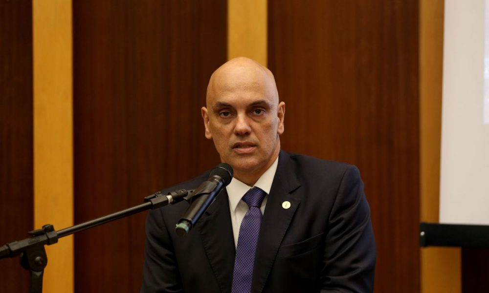 Alexandre de Moraes fala em desastre de fake news no 2º turno