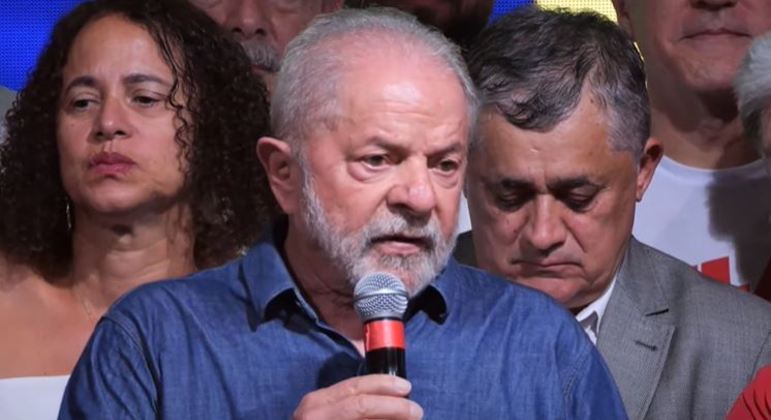 Pela terceira vez Lula é eleito presidente do Brasil