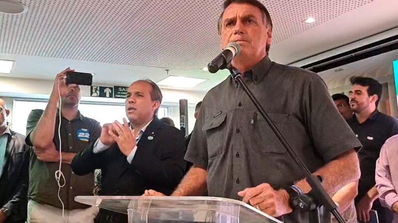 Bolsonaro afirma que vai reduzir maioridade penal se for reeleito no 2º