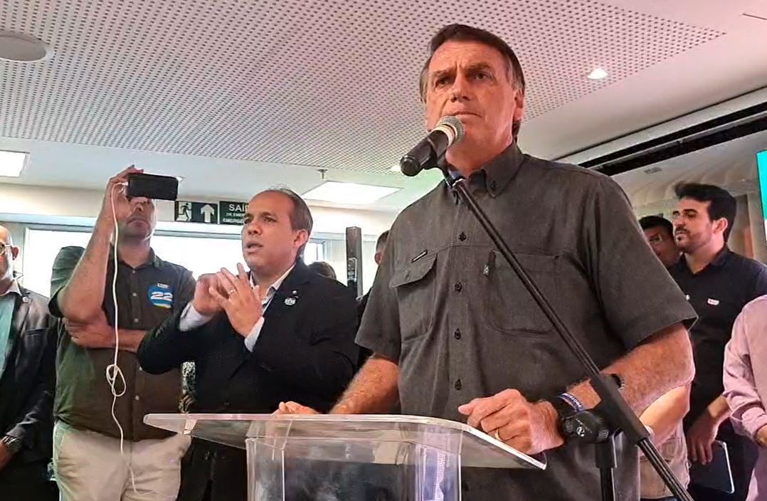 Bolsonaro afirma que vai reduzir maioridade penal se for reeleito no 2º