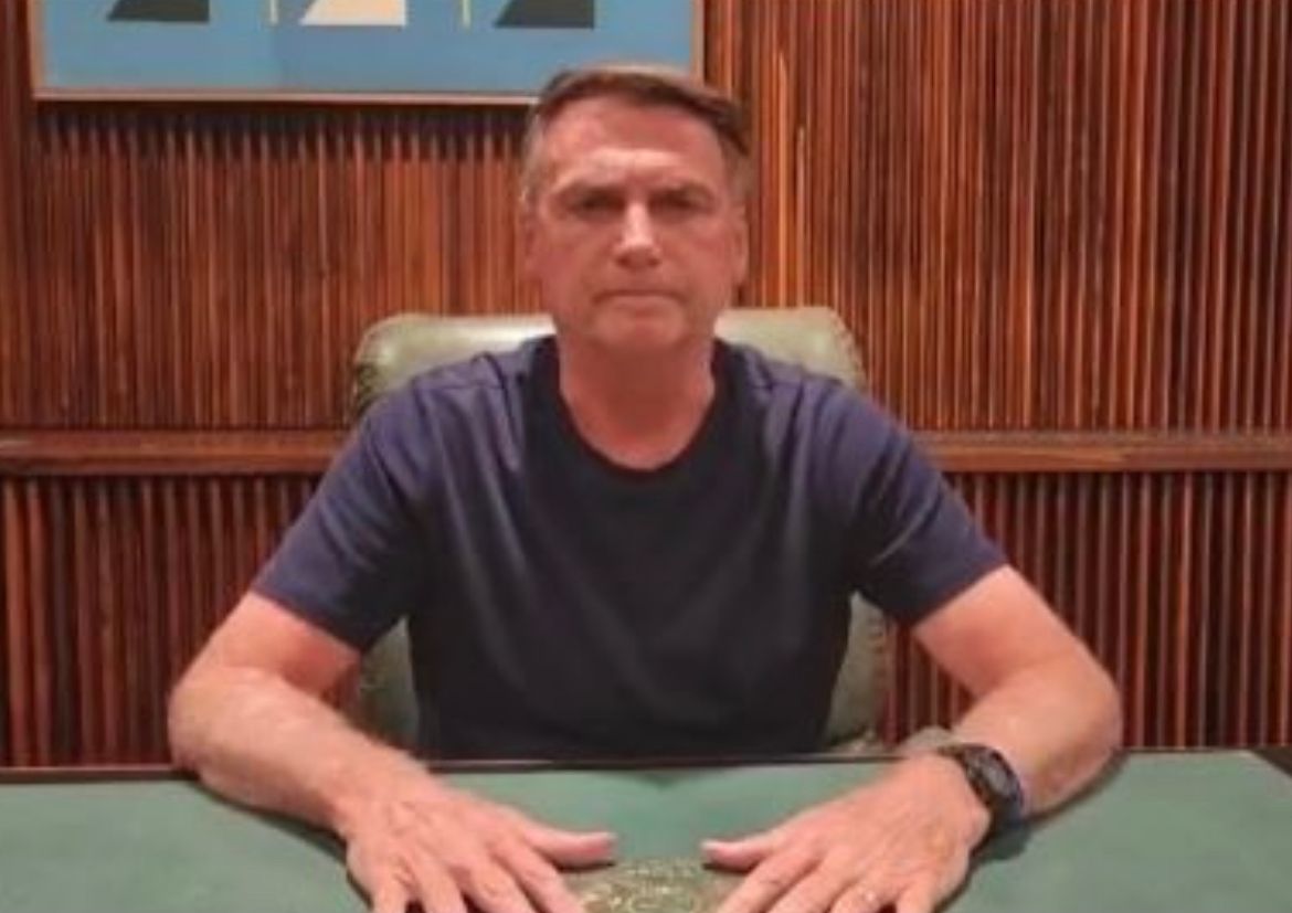 Jair Bolsonaro pede para que seus apoiadores desobstruam das rodovias