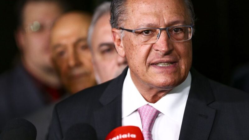 Geralso Alckmin celebra aniversário com Lula, banqueiros e ministeriáveis