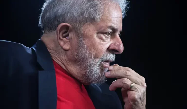 Lula chega a Brasília e terá semana de muitos compromissos