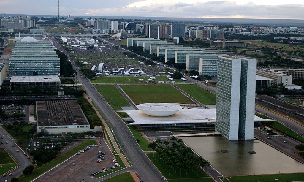 Lula pede fechamento da Esplanada a partir de sexta