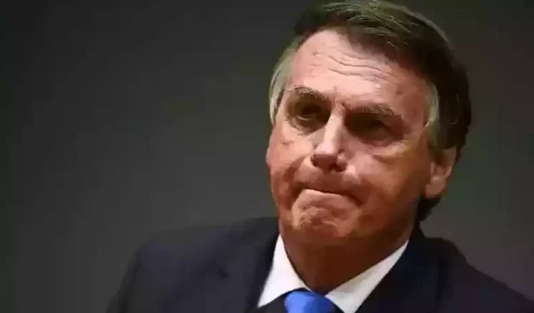 Recibos de Jair Bolsonaro mostram gastos em cartão corporativo