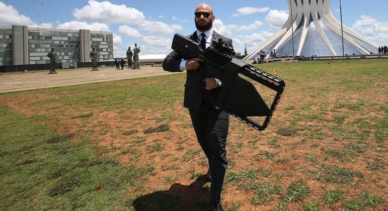 PF usa ‘arma futurista’ para abater drone na posse de Lula