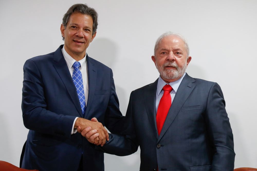 Redução de rombo nas contas públicas expõe Haddad a fogo amigo do PT