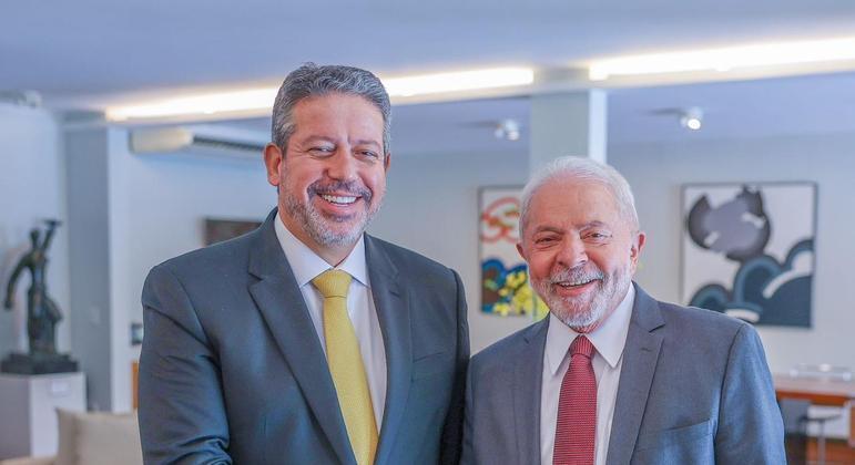 Após críticas sobre falta de ‘base consistente’, Presidente Lula se reúne com Arthur Lira fora da agenda