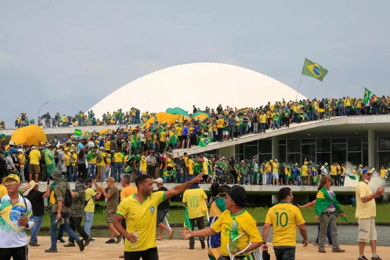 Tropa de Choque protegeu Planalto por 16 minutos