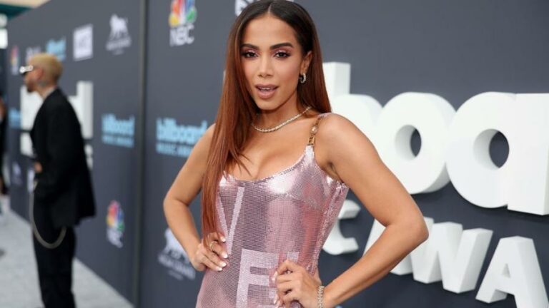 Anitta rompe contrato com a Warner após relação conflituosa