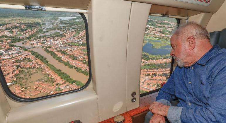 Presidente Lula sobrevoa cidades atingidas pelas chuvas no Maranhão