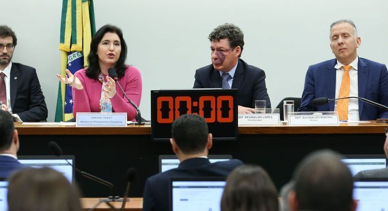 Governo avalia retomar projeto travado no Senado para fazer mudanças no Imposto de Renda