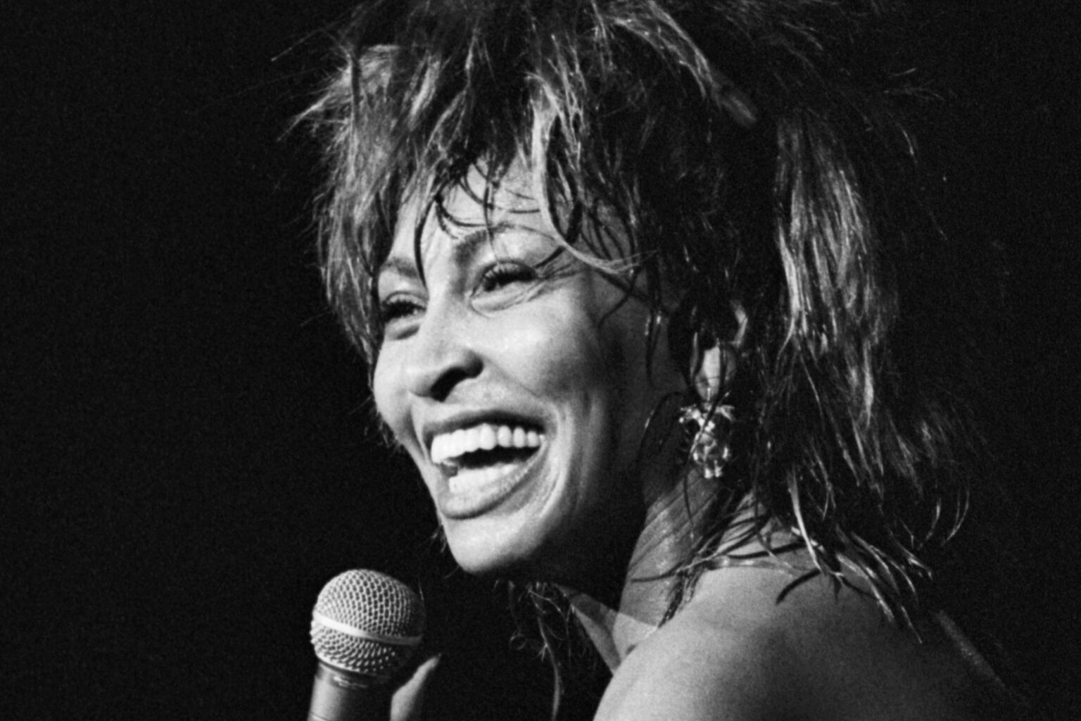 Leilah Moreno emociona em show do MIS em celebração a Tina Turner