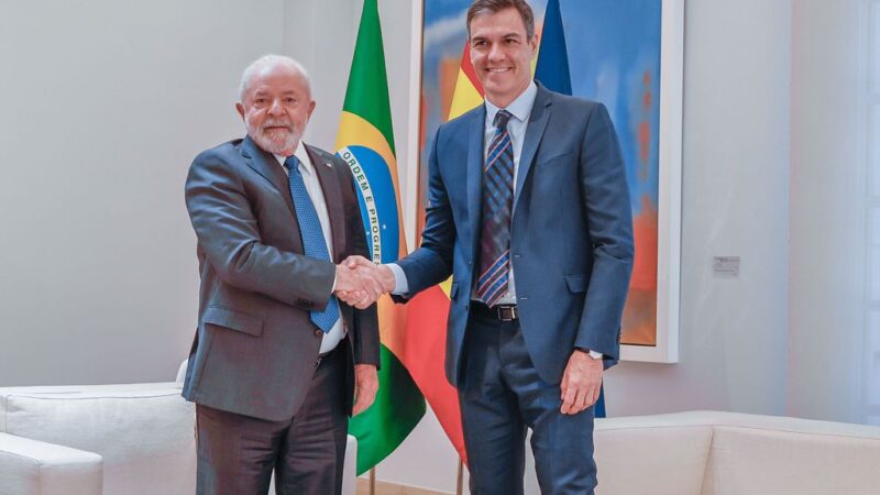 Presidente Lula conversa com primeiro-ministro espanhol sobre Mercosul e União Europeia