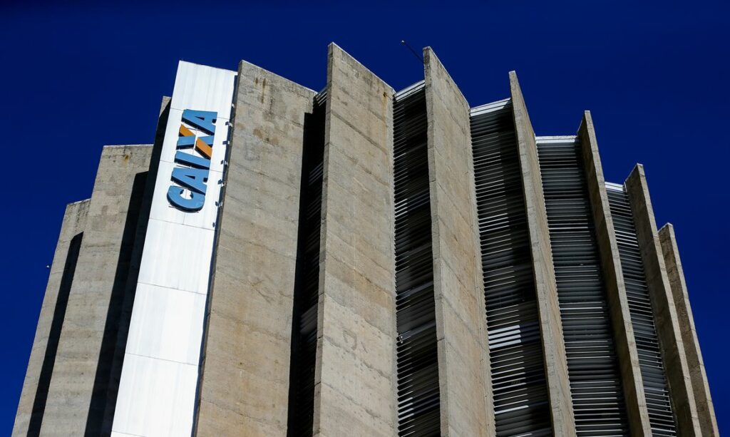 Caixa prepara contrato para monitorar políticos