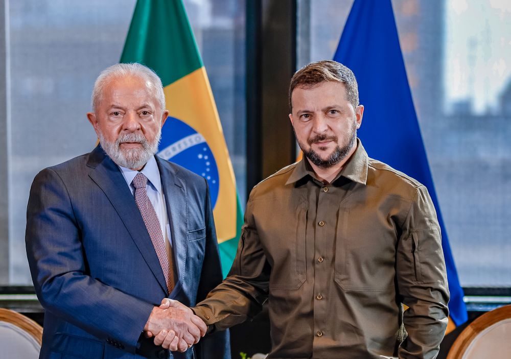 Presidente Lula diz que reunião com Vlodymyr Zelensky foi a que devia acontecer e defende caminho do diálogo