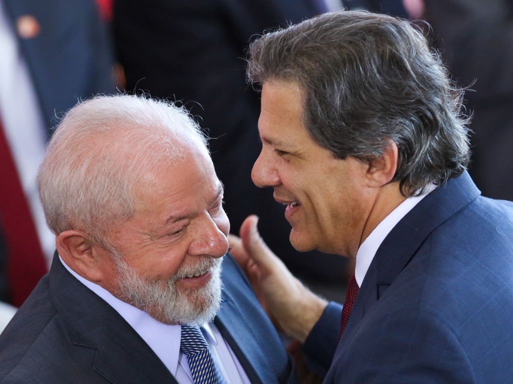 Presidente Lula parabeniza Fernando Haddad e líderes pela aprovação de pautas econômicas no Congresso