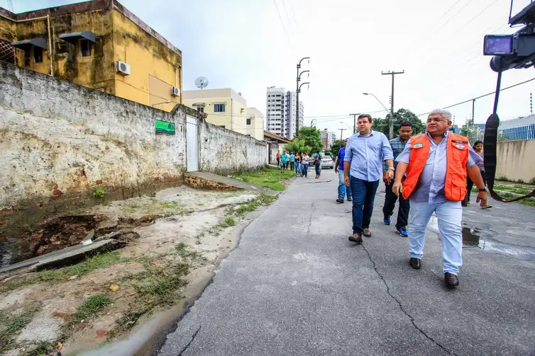 Ministros vão a Maceió para monitorar risco em mina de extração