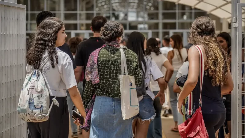 MEC autoriza mais vagas de direito e medicina em instituições privadas