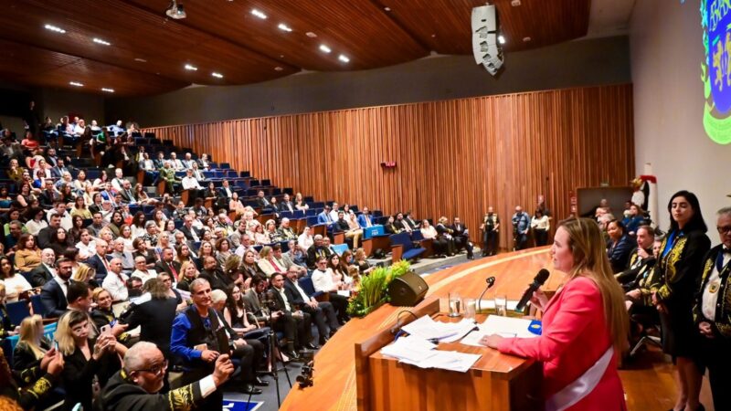 Vice-governadora Celina Leão recebe Comenda do Mérito Feminino