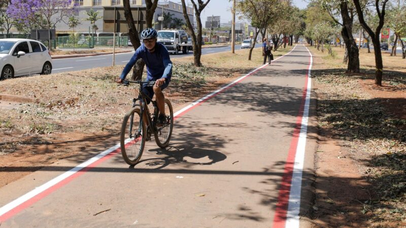 Ciclovia do Pistão Sul de Taguatinga recebe sinalização