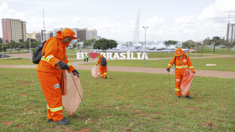 Dia do Gari convida população a refletir sobre hábitos de consumo e descarte de lixo