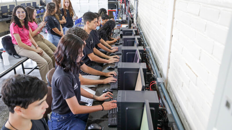 Rede pública do DF mobiliza escolas para garantir acesso dos alunos ao Enem 2025