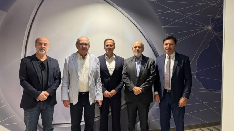 Record Europa recebe líderes e autoridades brasileiras