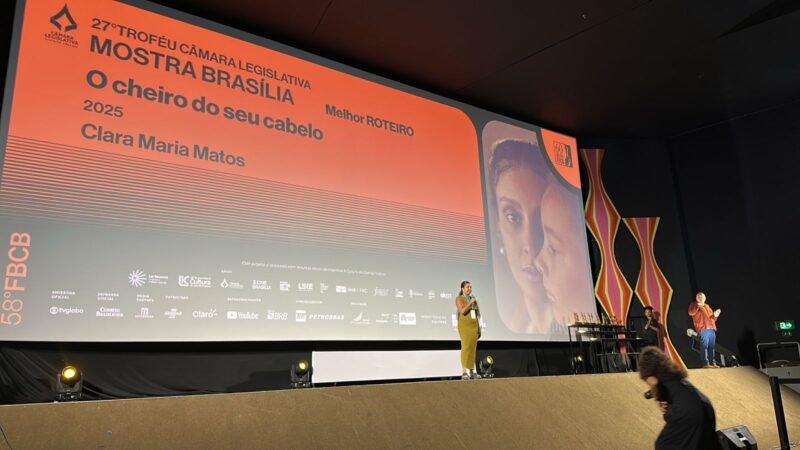 ‘Futuro Futuro’ vence o Troféu Candango de melhor longa no 58º Festival de Brasília