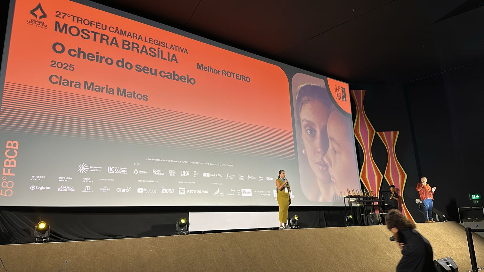 ‘Futuro Futuro’ vence o Troféu Candango de melhor longa no 58º Festival de Brasília