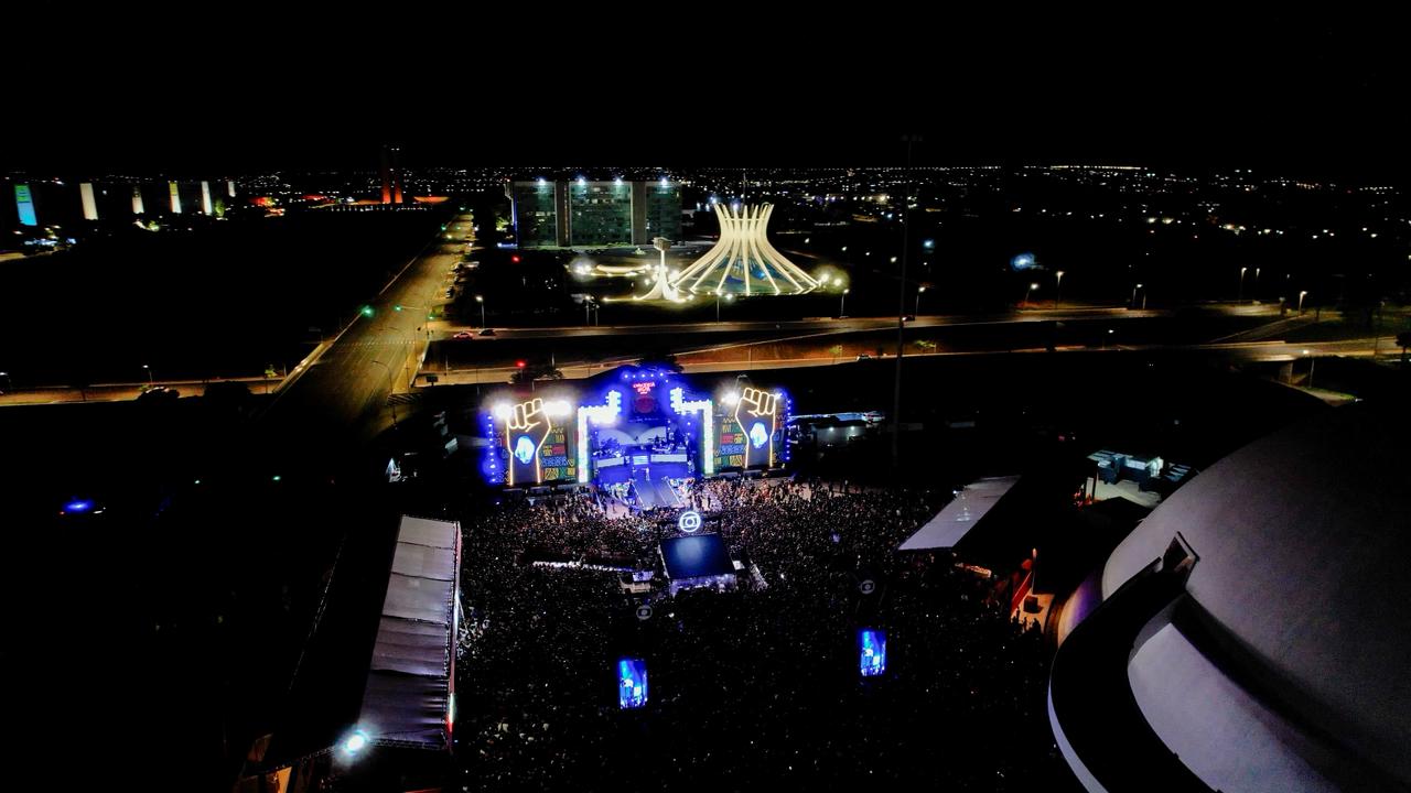 Consciência Negra reúne mais de 50 mil pessoas no primeiro dia e celebra a potência da cultura afro-brasileira no DF