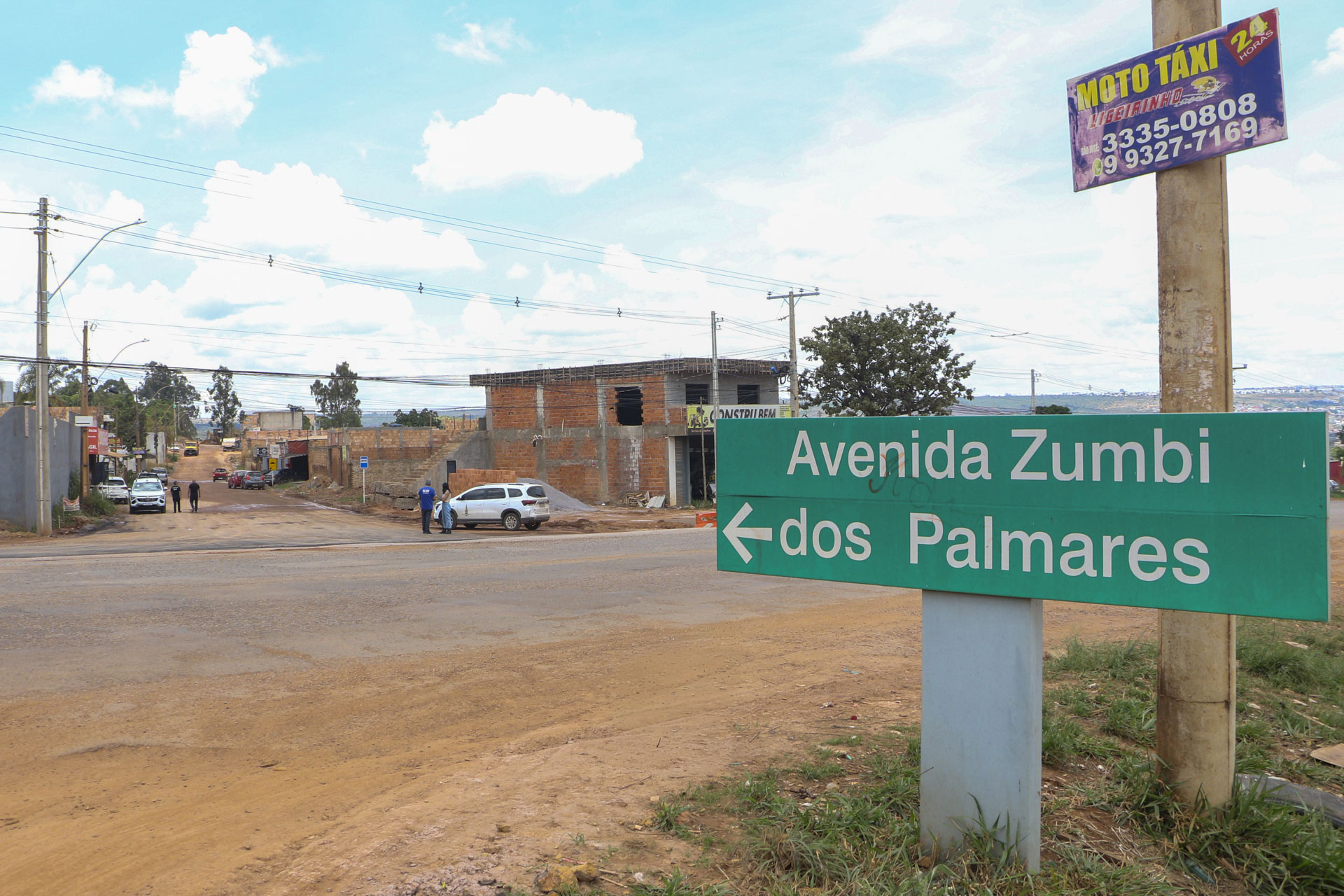 Pavimentação na Avenida Zumbi dos Palmares, em São Sebastião, vai beneficiar cerca de 10 mil pessoas