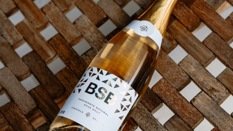 Primeiro espumante da capital chega para brindar as festas de fim de ano