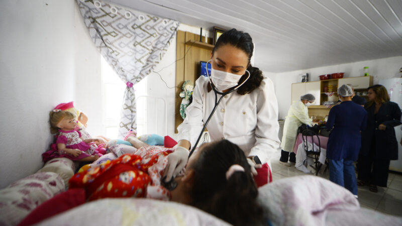 Atenção Domiciliar alcança 70 mil atendimentos, humaniza assistência e desocupa leitos