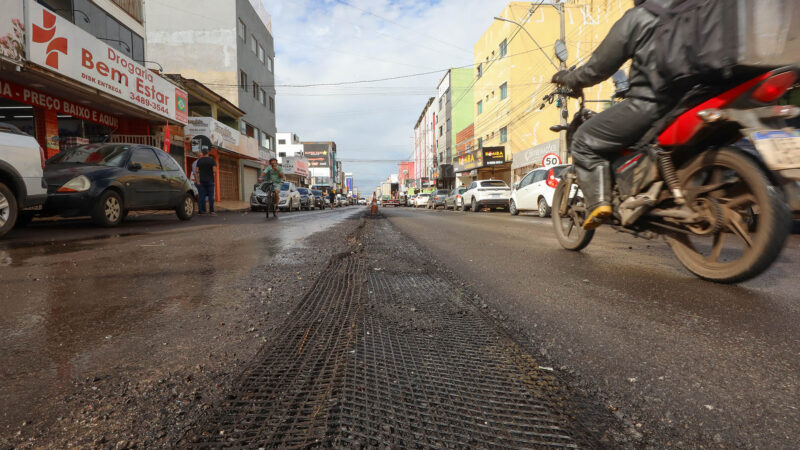 Recapeamento da Avenida Del Lago melhora mobilidade no Itapoã