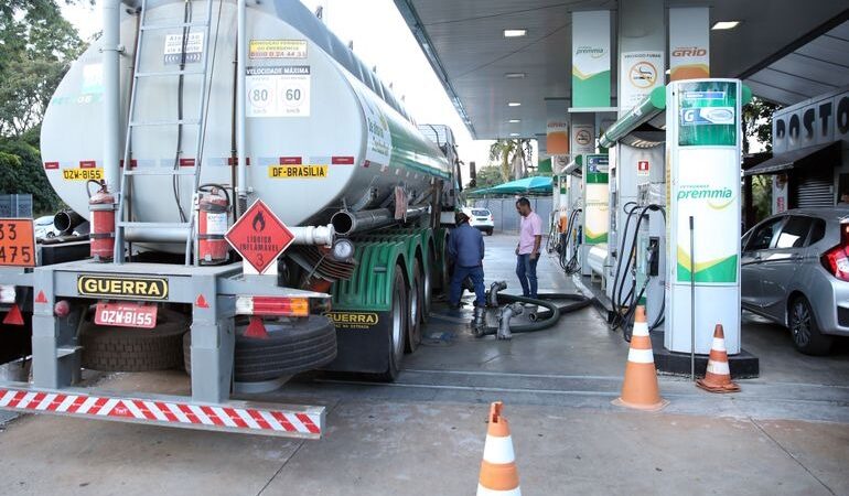 GDF propõe adesão a programa nacional para conter o preço do diesel
