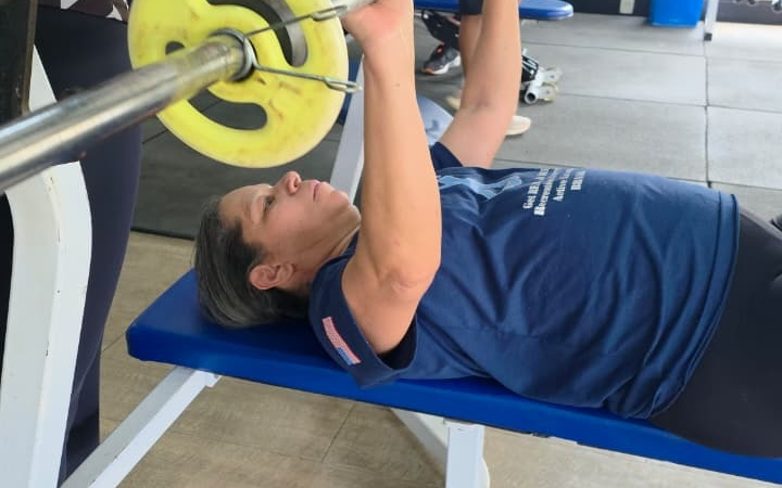 Exercícios físicos ajudam mulheres a enfrentar os desafios do pós-câncer de mama