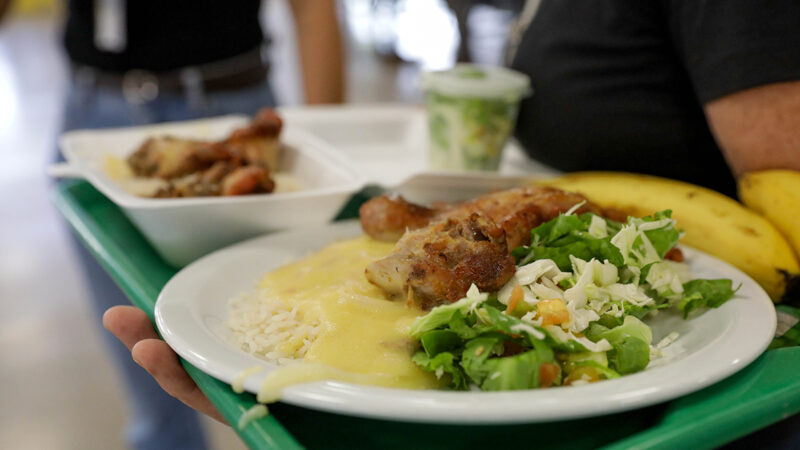 Ampliação no serviço dos restaurantes comunitários arma o GDF na luta contra a fome