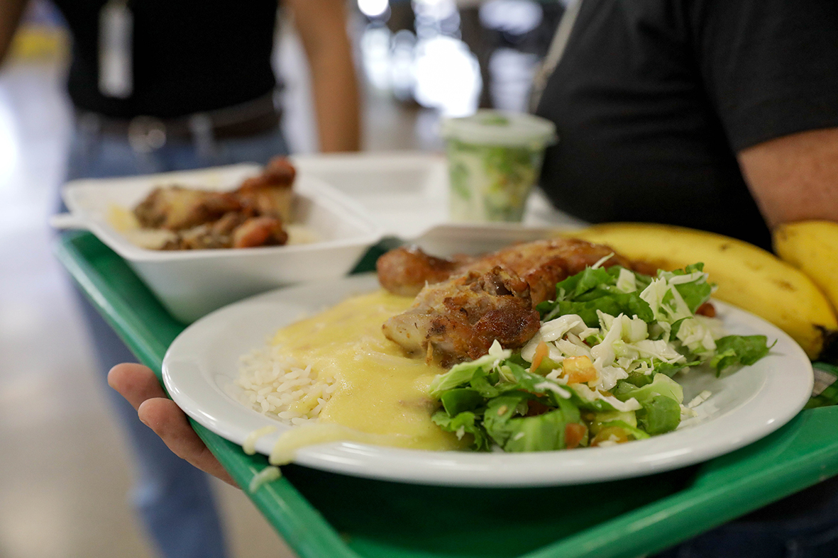 Ampliação no serviço dos restaurantes comunitários arma o GDF na luta contra a fome