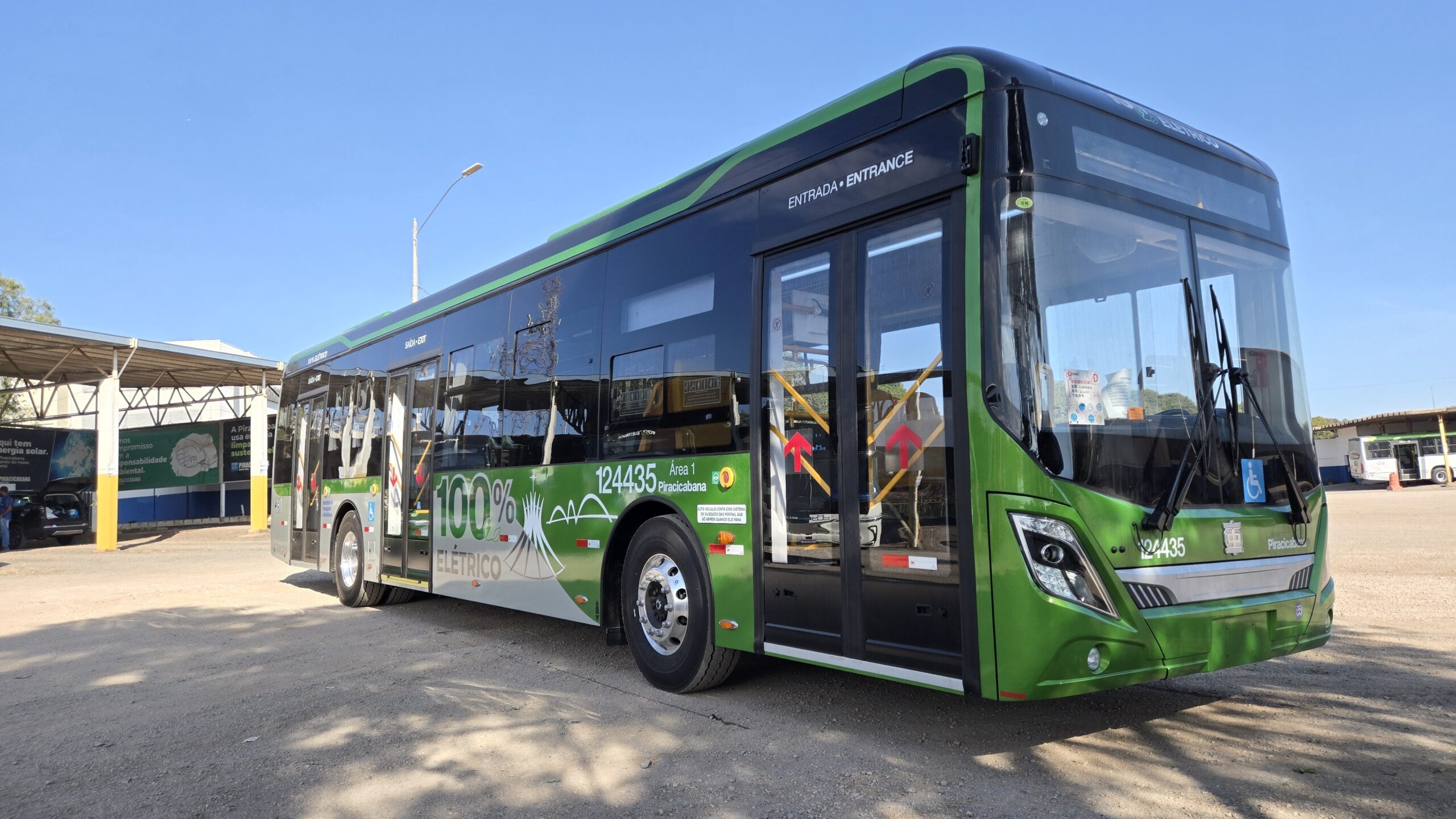 Novos ônibus elétricos começam a circular no DF