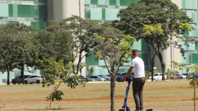 Patinetes elétricos: saiba como funciona o serviço compartilhado em Brasília