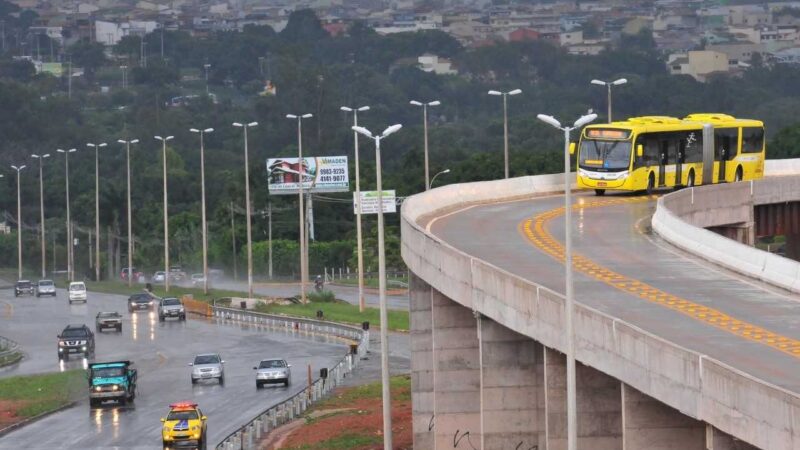 Taxistas do DF poderão circular no corredor exclusivo do BRT Sul a partir desta quarta-feira (26)