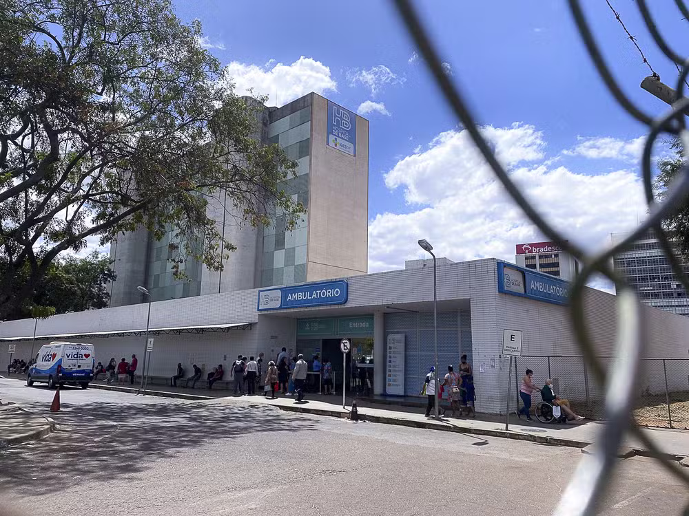 Falta de energia no Hospital de Base, em Brasília, causa remarcação de consultas e exames